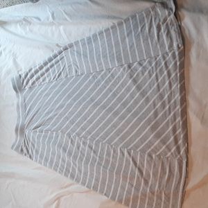 Maurices Full Lenght Skirt,‎ L, Gray and white.